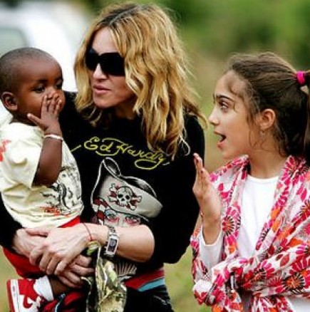 Помните ли сина на Мадона-Днес е по-висок и красив от майка си-Снимка