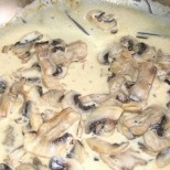 Най- вкусният гъбен сос от печурки, който се прави за минутки