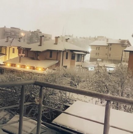 Честит първи сняг от снежна София! Ето какво е положението и в страната-Видео