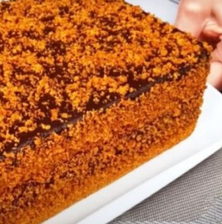 Луксозна торта с богат вкус, меден аромат-За всякакъв повод става