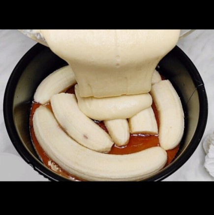 Простичък, сочен и много красив - Обърнат бананов пай с карамел! 100% чиста наслада за изтънчен вкус: