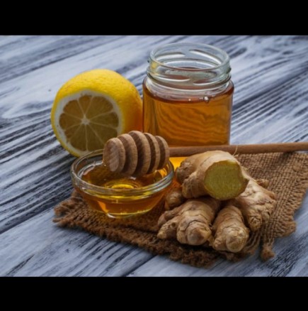 Мед с лимон и джинджифил - казват, че е естествен антибиотик, но за ТЕЗИ хора е изключително вредно: