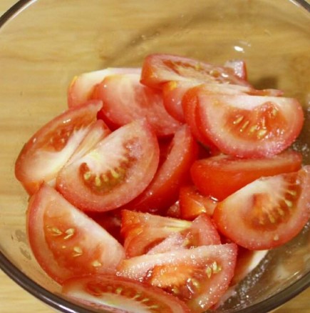 Направете това и доматите ще ви станат вкусни все едно сте ги брали от градината на баба