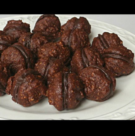 Шоколадови ЦЕЛУВКИ: Хрупкави и кремообразни, топят се в устата, а са готови за 10 минути!
