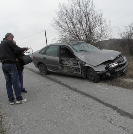 33-годишен шофьор проби дупка в стена с автомобила си