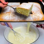 Парена торта: Сиропира се сама при печенето! Няма по-сочен и вкусен сладкиш: