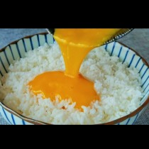 Какво да сложиш на вчерашния ориз, за да стане малък шедьовър: