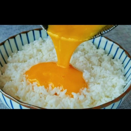 Залейте с ТОВА вчерашния ориз и ще получите вкусен шедьовър: