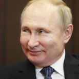 Любовницата на Путин не се сдържа и се изказа за невиждан срам-Снимки