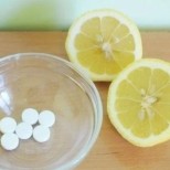 10 таблетки аспирин, 2 супени лъжици лимон и кожата става гладка и без напукани пети