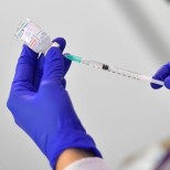 Задава се Пробив: Френска нова ваксина, която ефективно унищожава К-19