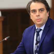 Дадоха на съд вицепремиера Асен Василев