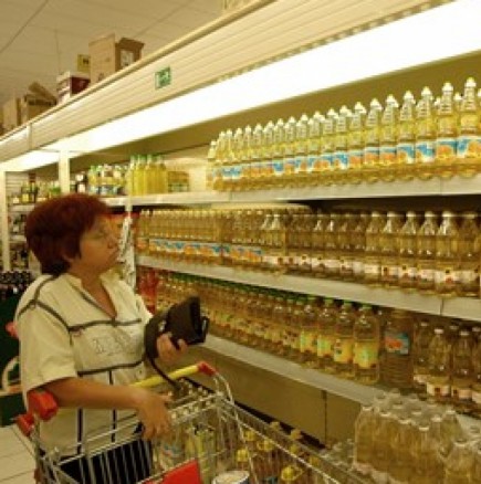 Ето колко струва бутилка олио в България, Румъния и Северна Македония  