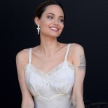 Най-накрая тайната за красота на Анджелина Джоли се разбра!