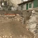 Мъж от Русе намери заровено голямо имане в двора си при изкопни работи