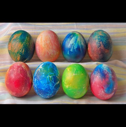 Всяко яйце е по-красиво от предишното! Най-добрата техника за боядисване досега: