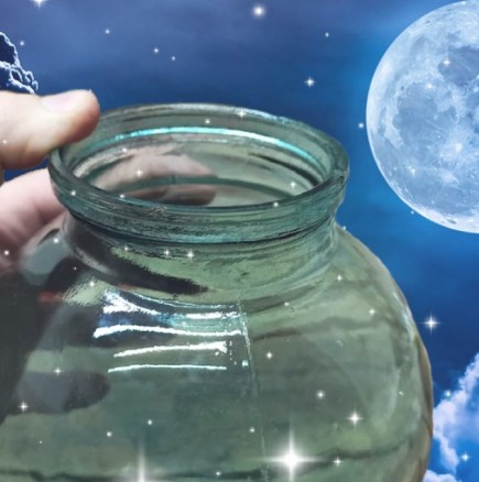 Как да си приготвите Лунна вода за изпълняване на желания, за красота и за дома