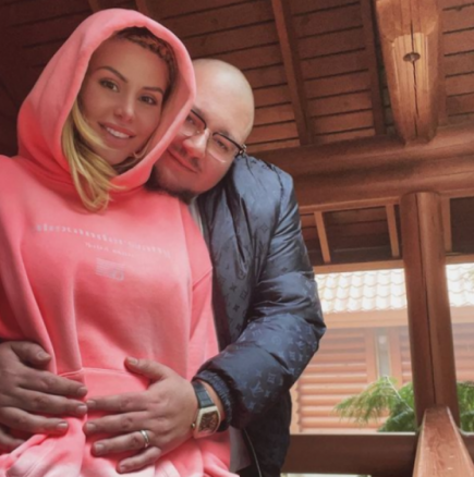 Гущерова се издаде! Ето какъв е полът на третото ѝ бебче (Снимка):