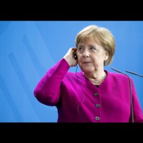 Няма начин да я познаете! Ето как се промени Ангела Меркел, откакто е пенсионерка (Снимка):