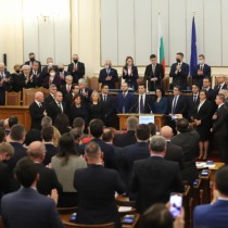 Падна правителството на Кирил Петков-Сега нови избори, нова нестабилност, нови трусове