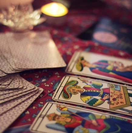 Таро карта за всяка зодия за юли 2022-Нов живот за Везни и успех за Овен