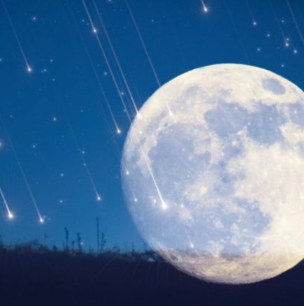Погледнете нощното небе-Супер Луна засенчва началото на персеидите-Ето какви са вярванията