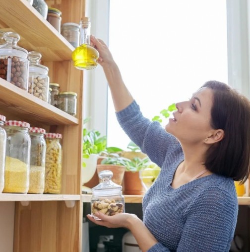 Защо слънчогледовото олио НЕ трябва да се съхранява в кухненския шкаф?