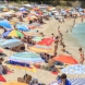 Ето какво дават безплатно на туристите на гръцки плаж - У нас да взимат пример