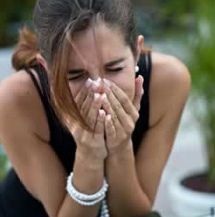 4 начина да се опитате да спрете плача си на неподходящо място