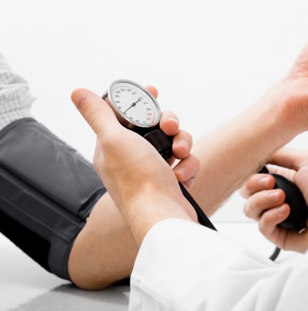  Измерването на кръвното налягане на двете ръце може да ви спаси живота