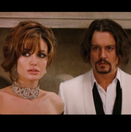 По време на снимки Анджелина Джоли отказа да целуне Джони Деп по една гнусна причина