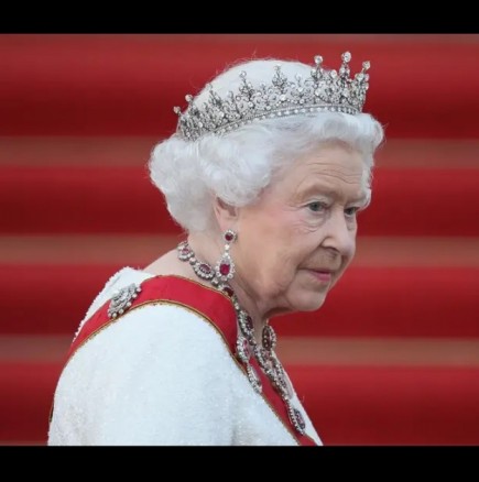 Публикуваха смъртния акт на кралица Елизабет - ето причината за смъртта й (Снимка):