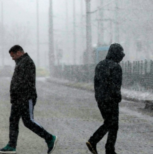 Студ и сняг сковават България в петък