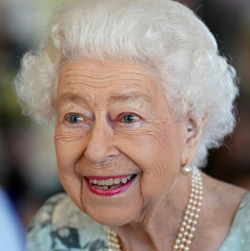 Стана ясно за кого е останал безценния годежен пръстен на Елизабет II-Снимки
