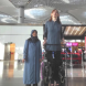 Най-високата жена в света реши да пътува със самолет-Ето как я настаниха-снимка 