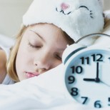 Учени алармират: Не лягайте преди този час, че мозъкът ви ще стане на пихтия