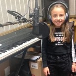 Певица на 7 години от Карлово записа песен с оркестър