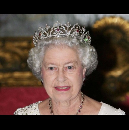 Тайно съкровище: Фантастичната тиара на кралица Елизабет, която тя носи само веднъж в живота си
