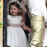 Идея си нямате колко струва роклята на малката принцеса Шарлот и облеклото на брат й-снимка