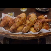 Легендарни пилешки бутчета в БИРА: Златна рецепта за всяка семейна готварска книга!