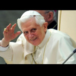 Скръбна вест - почина бившият папа Бенедикт XVI - поклон!