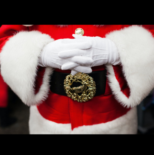 Кощунство! Отвлякоха Дядо Коледа в София навръх празника - ето злосторника (СНИМКИ)