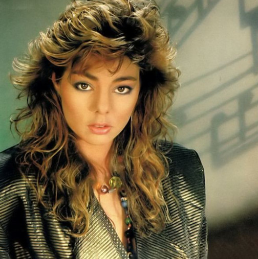 Помните ли поп-иконата на 80-те Сандра? Ето как изглежда днес, 40 години по-късно (Снимки)