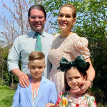 Теди Велинова и д-р Енчев отново заедно на рождения ден на дъщеря им - моделката сияе с нова къса прическа (СНИМКИ)