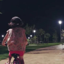 Мъж звъни на 112-7-годишно момиченце кара колело в 2 през нощта по Околовръстното