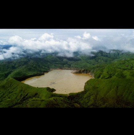 Езерото-убиец - ето къде се намира най-смъртоносното езеро в света (СНИМКИ):