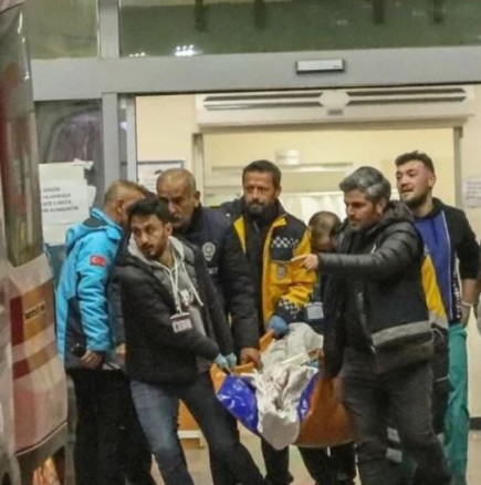 Нови жертви след земетресението в Турция снощи