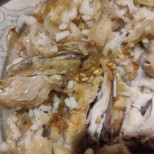 Клиентка на голяма верига за хранителни стоки взе на промоция пиле с ориз и червеи вътре