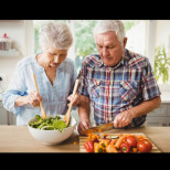 Ендокринолог: Така трябва да се хранят възрастните хора, за да избегнат здравословни проблеми: