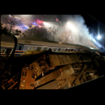 Адска влакова катастрофа почерни Гърция - десетки загинали и над 80 ранени, овъглени вагони (СНИМКИ+ВИДЕО)